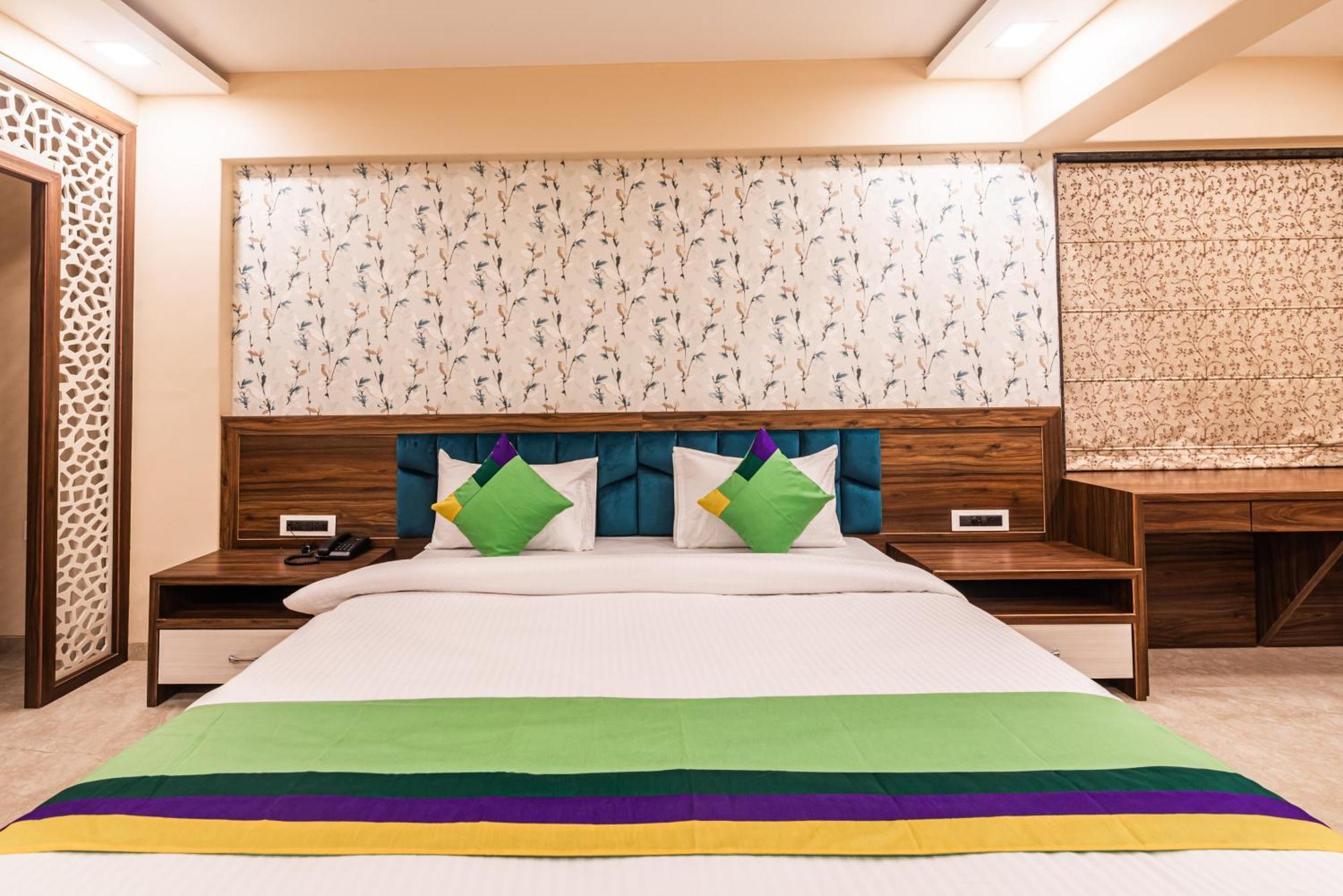 Lemon Wood Suites Pune Luaran gambar